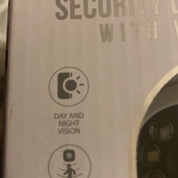 Top Tech Security Light Bulb Camera - Picture 5 of 9